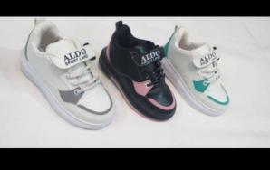 کفش اسپرت دخترانه مشکی چسبی