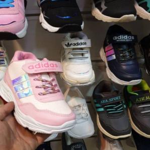  عرضه کفش کتانی دخترانه