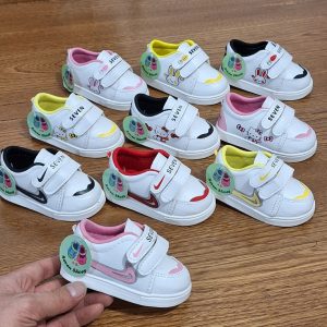 بزرگترین مرکز فروش انواع کفش دخترانه